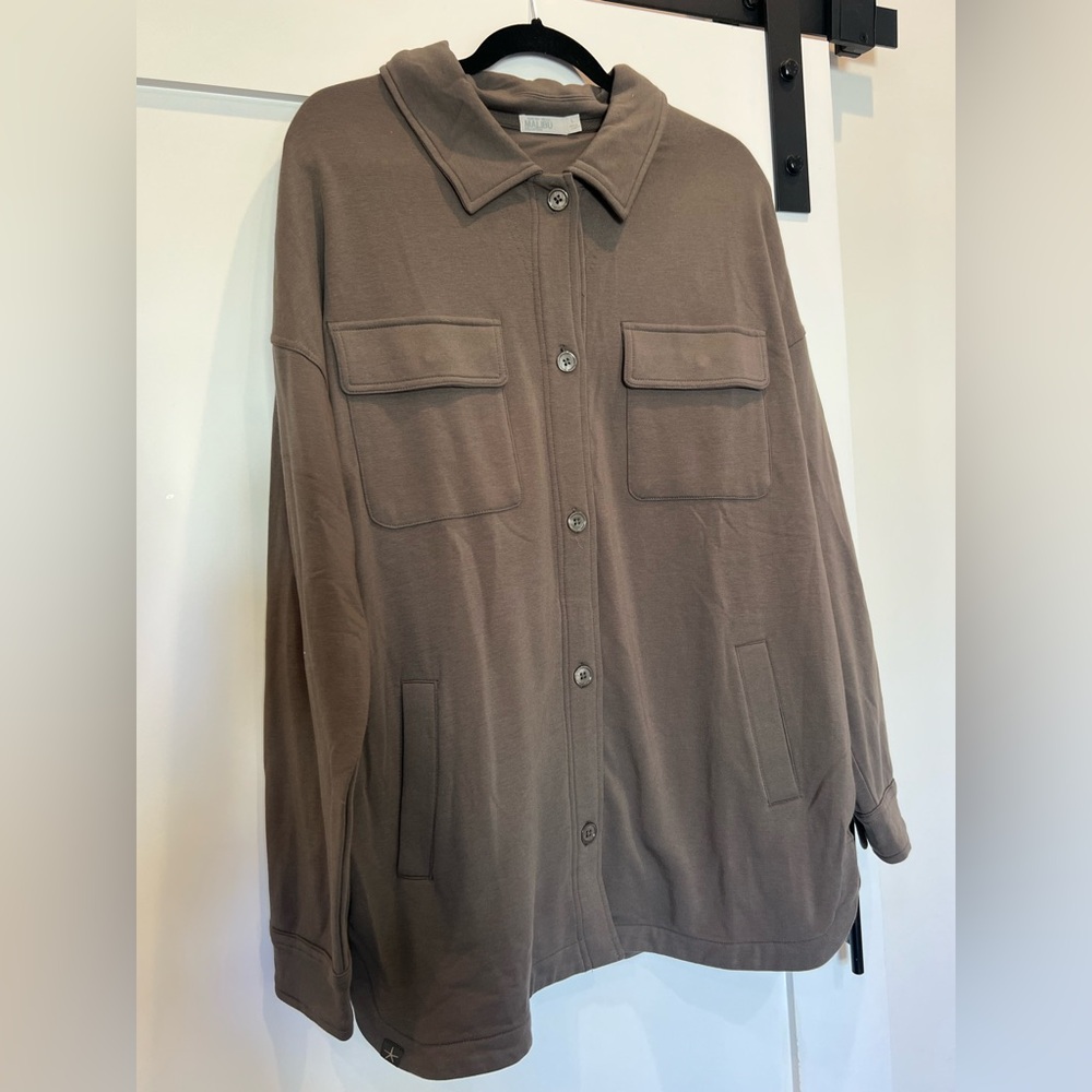 NWOT Barefoot Dreams button up - Picture 3 of 6